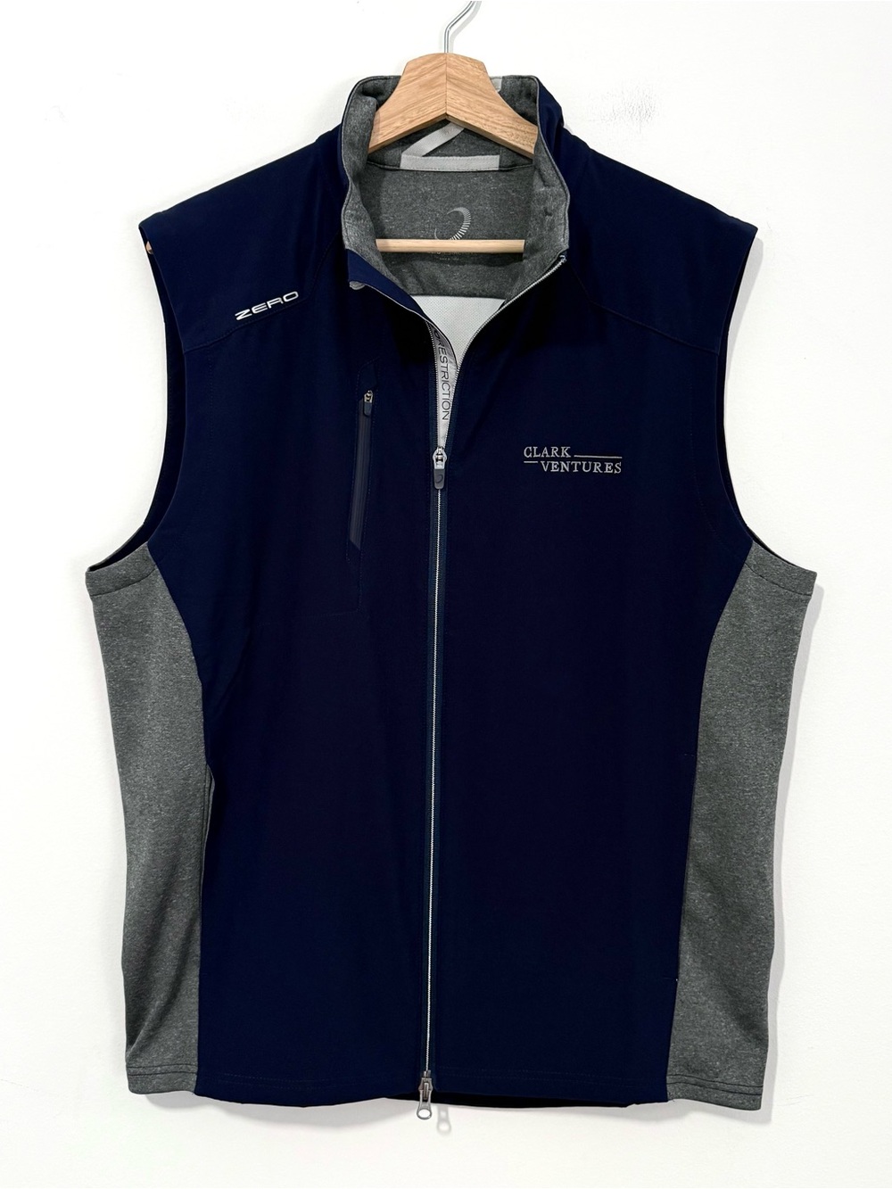 Zero Restriction Men's Z710 Performance Lightweight Vest $218 MSRP